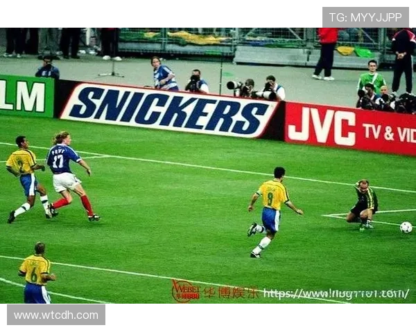 法国足球甲级联赛深度解析：历史荣耀与现代挑战的融合